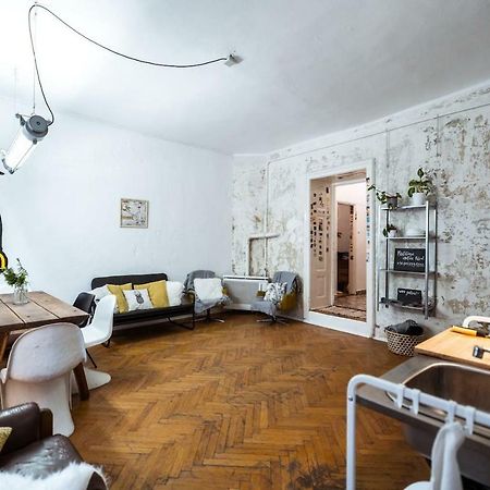 A Szoba Apartman 페치 외부 사진
